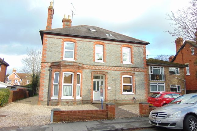 2-bed flat on Flat E, Osterley Court, 36, Hamilton Road, Berkshire, £1,400/mo