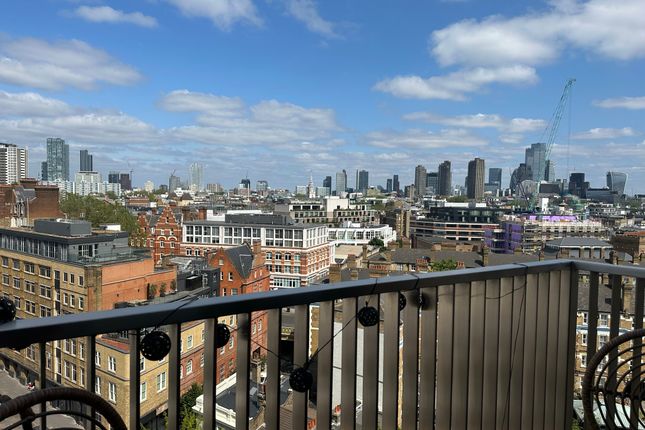Flat for sale in Mount Pleasant, London