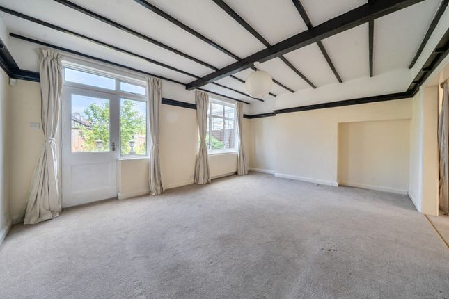 7, Queens Drive, West Acton photo 3