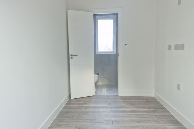 10 Avalon Road, London photo 4