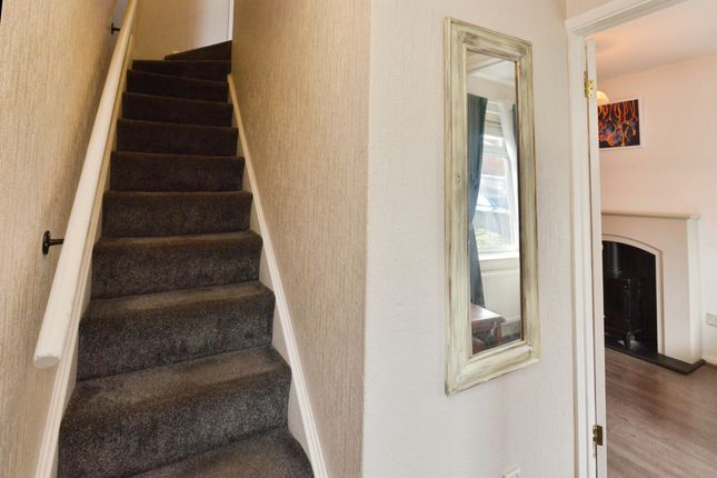 23, Hale Avenue, Milton Keynes photo 2