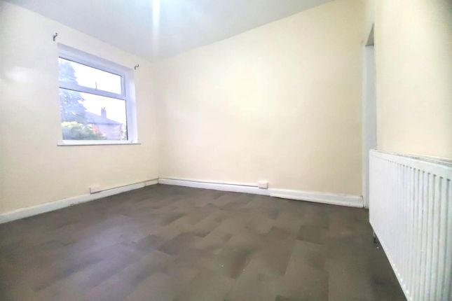 2, Thornleigh Road, Huddersfield photo 4