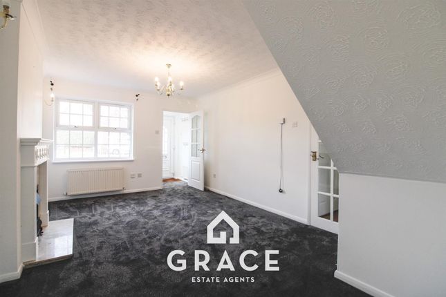 33, Foxglove Crescent, Ipswich photo 2