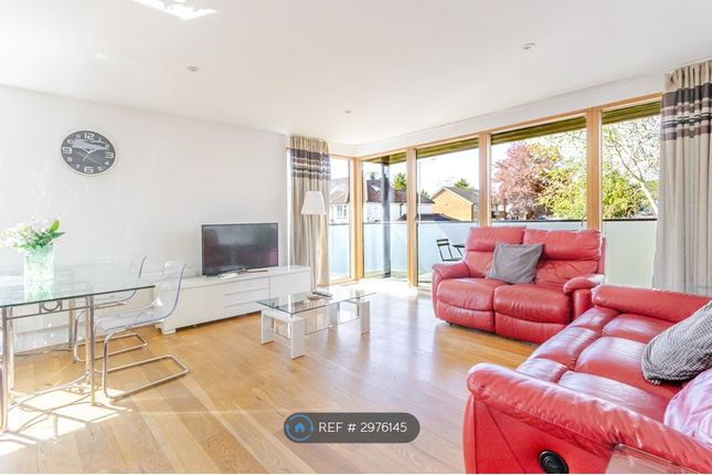 Flat  Crown Apartments, Westholme Gardens, Ruislip photo 4