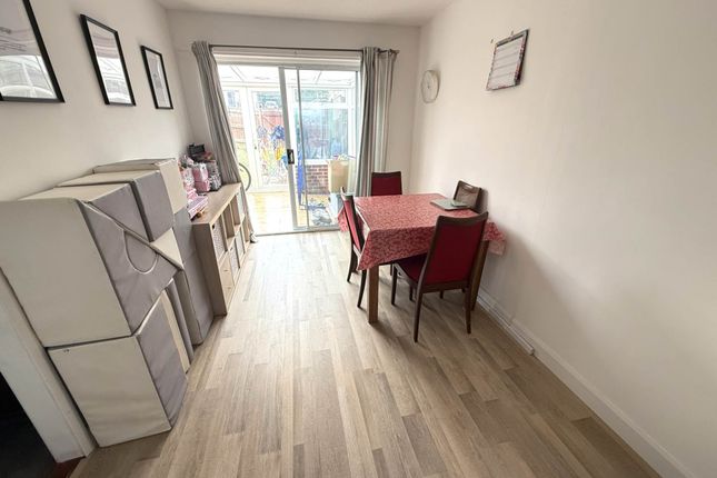 4, Sturges Road, Exmouth photo 4