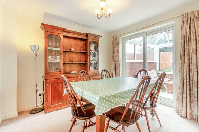 27, Clos Rheidol, Caldicot photo 4