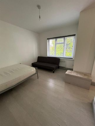 Thumbnail Flat to rent in Hill Crescent, Harrow-On-The-Hill, Harrow