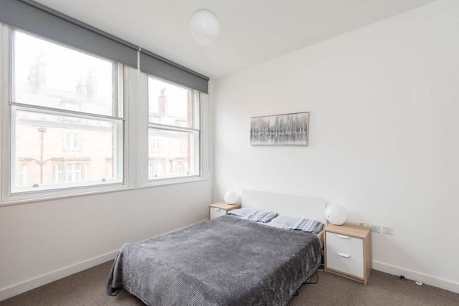 Flat to rent in Charles Street, Berona House