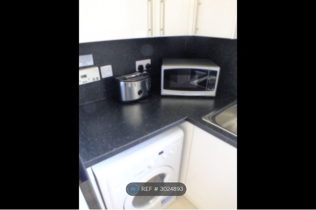 Rosemount Viaduct, Top Floor Or Th Floor Top Floor Flat, Aberdeen photo 3