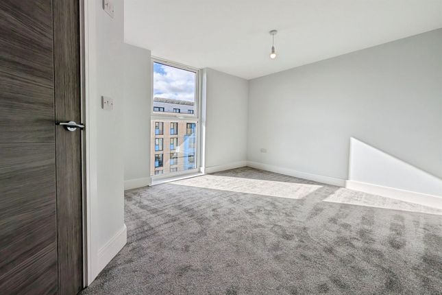 Flat 46, Clarendon Apts, Canal Walk, Southampton, Southampton photo 5