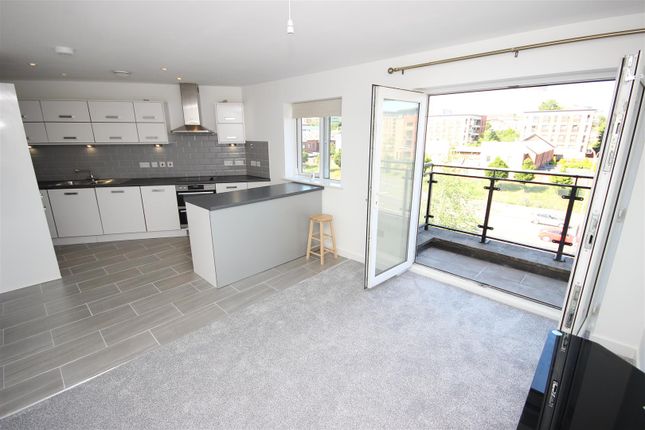 Open Plan Lounge/Fitted Kitchen