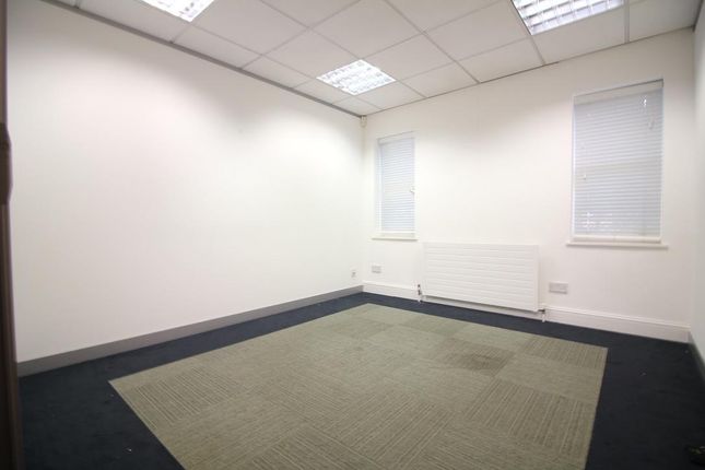 Commercial property to let in High Street, Uxbridge