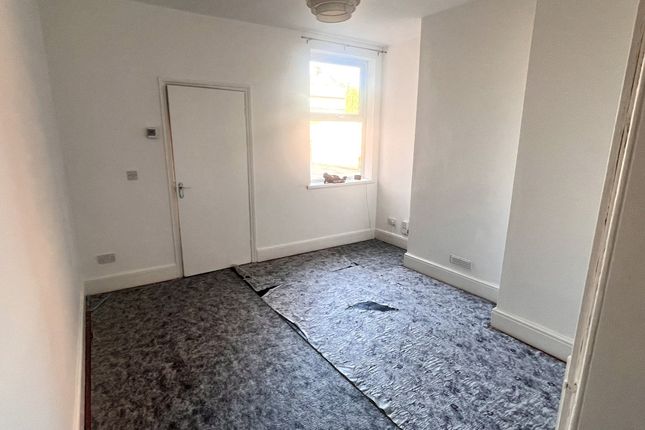 15a The Crescent, Willenhall photo 4