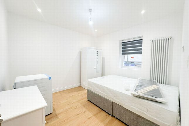 Flat 1 2, Millers Terrace, London photo 2