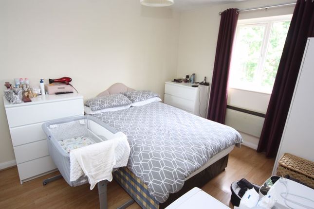 Flat for sale in Adrienne Avenue, Southall
