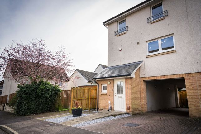 Thumbnail Town house for sale in Donalds Court, Dundee
