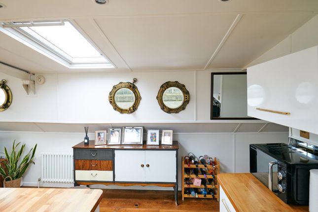 Houseboat for sale in Imperial Wharf, Fulham