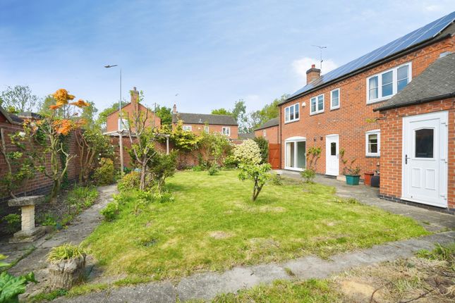 7, Shotwood Close, Burton-on-Trent photo 3