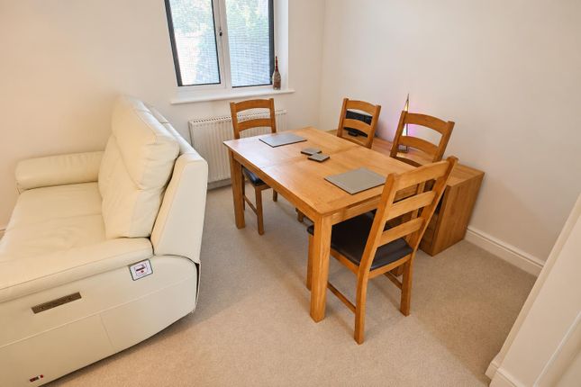 Sydney Wood Court, Chippenham photo 3