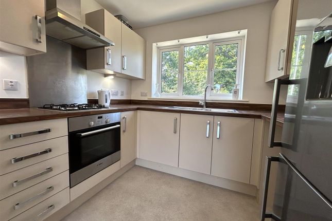 8, Hawthorn Close, Gloucester photo 2