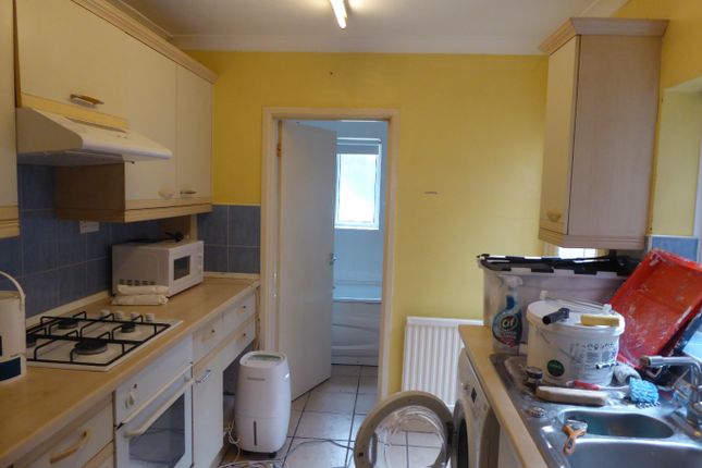 38, Pitcroft Avenue, Reading photo 4