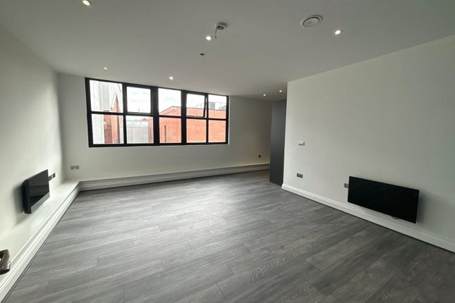 Flat to rent in Water Street, Birmingham