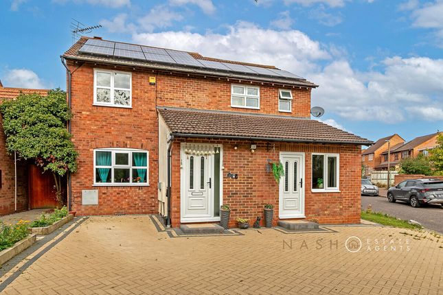 28, Shorham Rise, Two Mile Ash photo 3