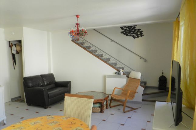 Thumbnail 3 bed apartment for sale in 40 Avenue Du G&eacute;n&eacute;ral De Gaulle, 83980 Le Lavandou, France