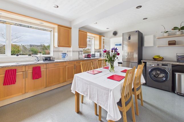 4 Lyndhurst Close, Cambridge photo 2