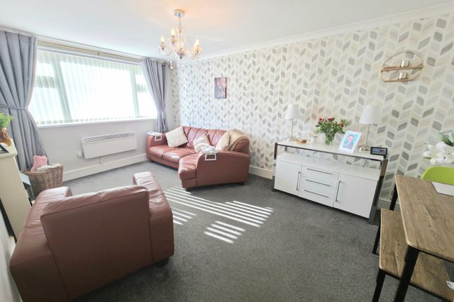 45, Fieldview Close, Coventry photo 2