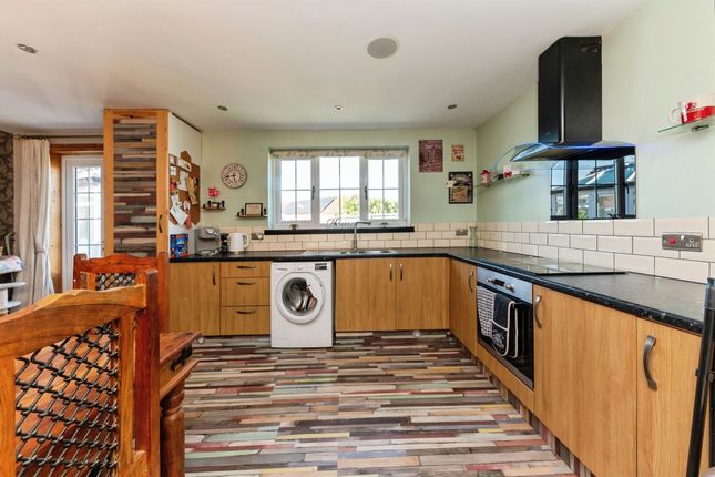 20, Meakers Way, Alford photo 3