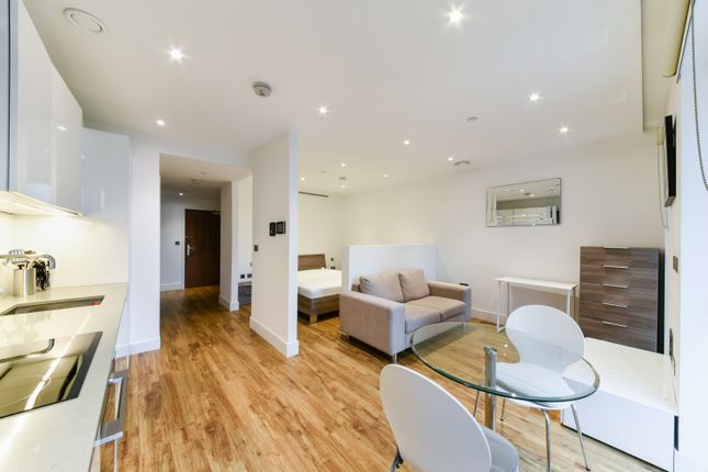 Thumbnail Studio to rent in Wiverton Tower, Aldgate Place, Aldgate