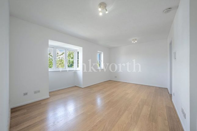 19, Woodvale Way, London photo 2