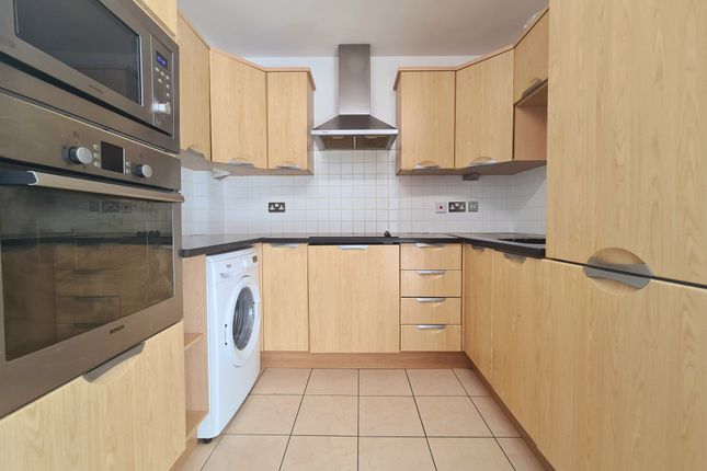 Flat 705, London photo 5