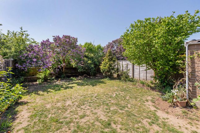 24, Pennylets Green, Slough photo 2