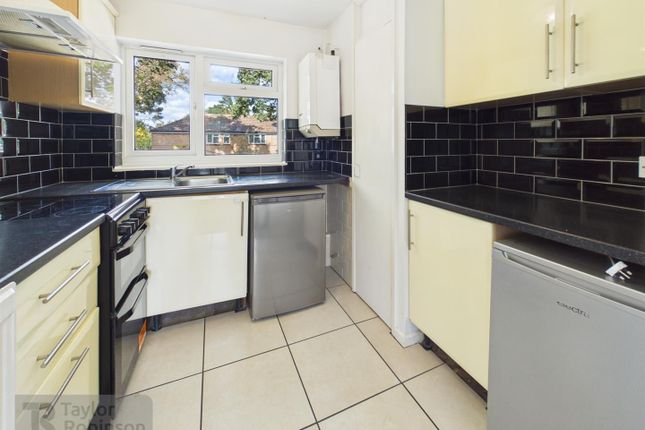 11 Albert Crane Court, Framfield Close, Crawley photo 3