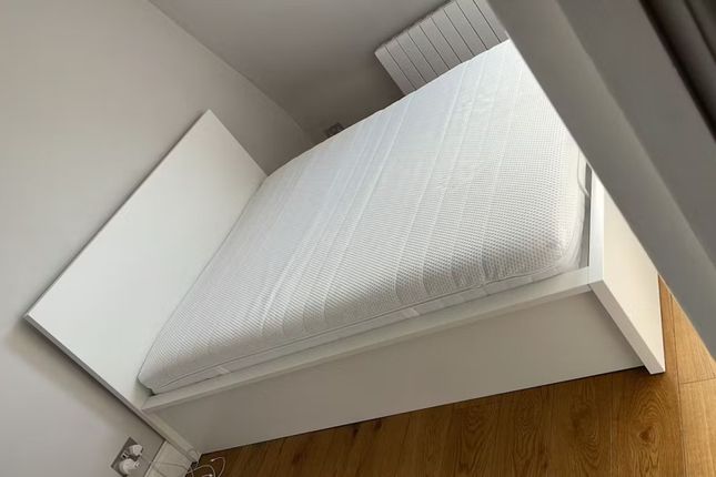 Thumbnail Room to rent in Sinclair Road, London