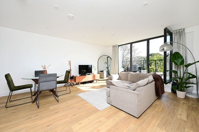 1-bed flat on 48 Hillside Place 115-117, Farnborough Road, Farnborough, £1,350/mo
