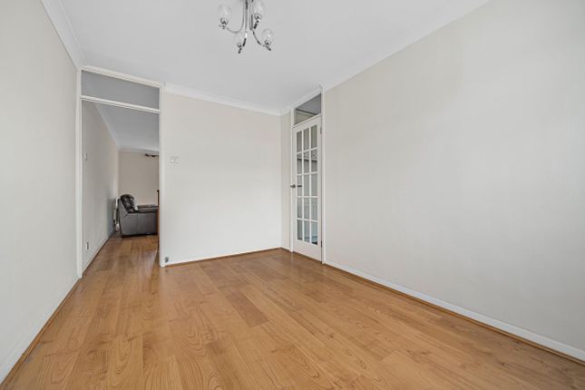 Terraced house to rent in Franklin Close, London