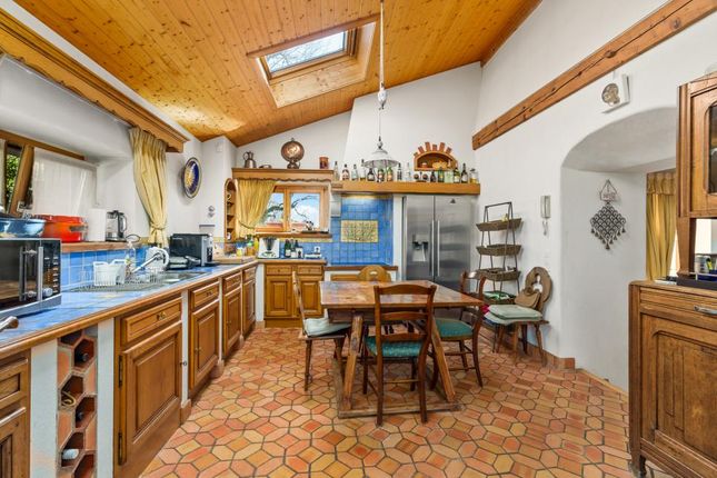 Villa for sale in Le Muids, 1273 Arzier-Le Muids, Switzerland