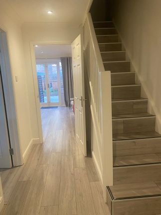 End terrace house to rent in Oak Crescent, London