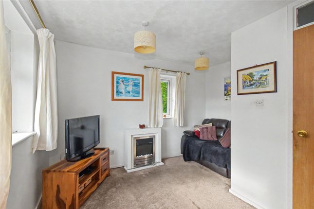 64, Well Close Rise, West Yorkshire photo 4