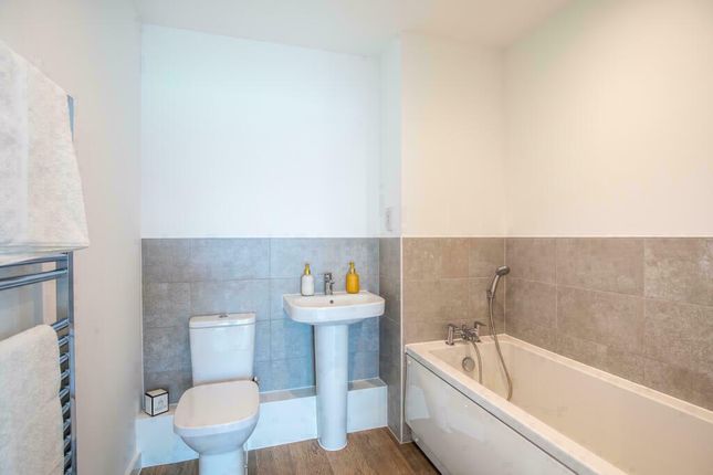 Flat to rent in |Ref: R203973|, Vantage Tower, Centenary Plaza, Southampton