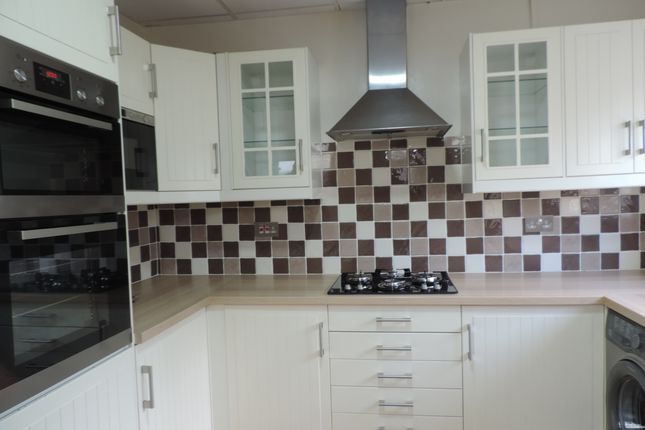 19, Malefant Street, Cardiff photo 3