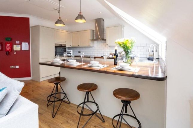 31, Turlow Court, Leeds photo 3