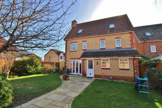 4, Swanton Close, Fareham photo 4
