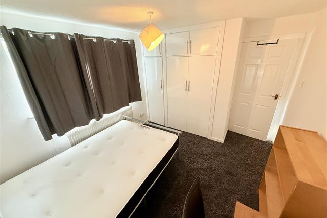 6 Bronte Court, Waverley Street, Nottingham photo 5