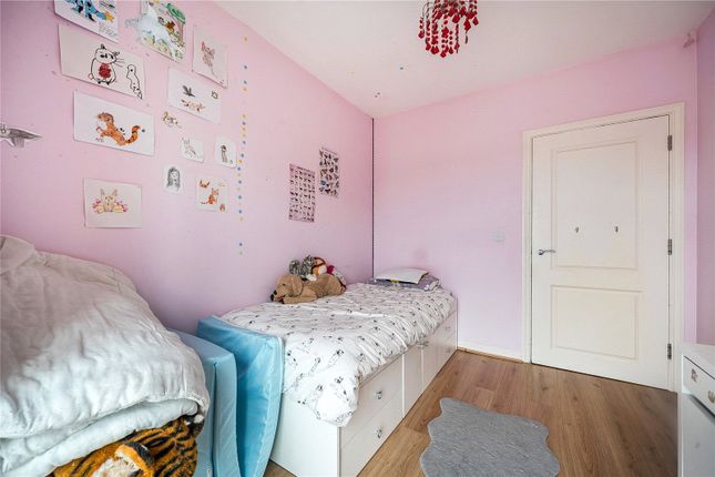 Karibu OR - Flat 15, Novello House,, Stoke Road, Berkshire photo 4