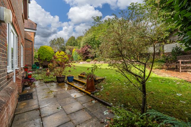 Flat 2 Village Gate, Southampton Hill, Fareham photo 2