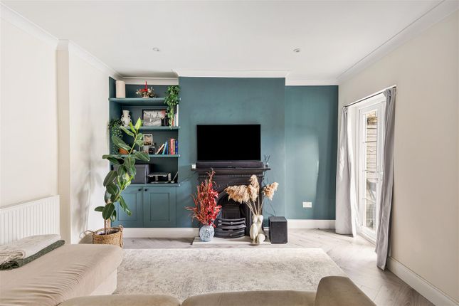 Flat for sale in Hermon Hill, London
